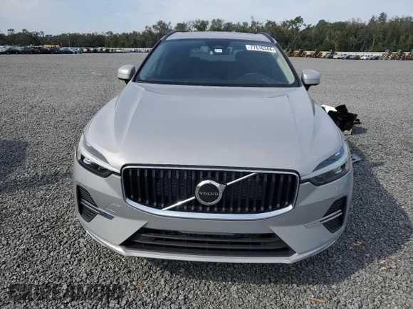✅ 2023 Volvo XC60 Core • VIN: YV4L12RV1P1320658 • Lot: 77816344. Wystawiony na Copart z przebiegiem 9 506 mil. Bezpłatny archiwum sprzedaży aukcyjnych z USA i szczegółowy raport historii pojazdu na DreamBid. Zdjęcie 5.