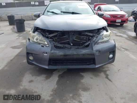 ✅ 2013 Lexus CT 200h • VIN: JTHKD5BH1D2143125 • Lot: 44698824. Wystawiony na IAAI z przebiegiem 158 281 mil. Bezpłatny archiwum sprzedaży aukcyjnych z USA i szczegółowy raport historii pojazdu na DreamBid. Zdjęcie 6.