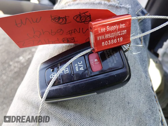 ✅ 2018 Toyota Prius Plus • VIN: JTDKARFP7J3076944 • Lot: 44559400. Wystawiony na IAAI z przebiegiem 92 438 mil. Bezpłatny archiwum sprzedaży aukcyjnych z USA i szczegółowy raport historii pojazdu na DreamBid. Zdjęcie 11.