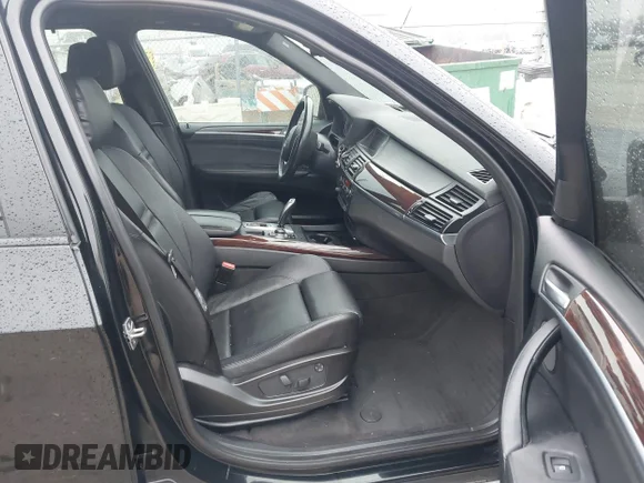 ✅ 2011 BMW X5 35i • VIN: 5UXZV4C55BL403303 • Lot: 44835618. Listed on IAAI with 216,131 mi. Free auction sales archive from the USA and detailed vehicle history report at DreamBid. Image 5.