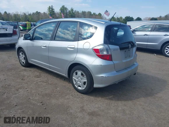 ✅ 2013 Honda Fit • VIN: JHMGE8H39DC074419 • Лот: 45013024. Опубліковано раніше на IAAI з пробігом 172 661 миль. Безкоштовний доступ до архіву аукціонних продажів зі США та докладний звіт про історію автомобіля на DreamBid. Зображення 3.