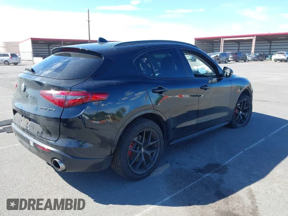 ✅ 2021 Alfa Romeo Stelvio Ti Sport • VIN: ZASPAKBNXM7D18180 • Лот: 43622762. Опубліковано раніше на IAAI з пробігом 108 192 миль. Безкоштовний доступ до архіву аукціонних продажів зі США та докладний звіт про історію автомобіля на DreamBid. Зображення 4.