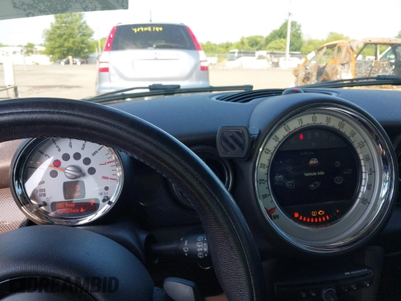 ✅ 2013 MINI Clubman S • VIN: WMWZG3C58DT576870 • Lot: 42408810. Wystawiony na IAAI z przebiegiem 157 501 mil. Bezpłatny archiwum sprzedaży aukcyjnych z USA i szczegółowy raport historii pojazdu na DreamBid. Zdjęcie 7.