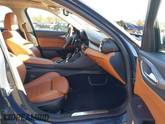 ✅ 2019 Alfa Romeo Giulia Ti Sport • VIN: ZARFANBN5K7603698 • Лот: 43600712. Опубліковано раніше на IAAI з пробігом 65 912 миль. Безкоштовний доступ до архіву аукціонних продажів зі США та докладний звіт про історію автомобіля на DreamBid. Зображення 5.