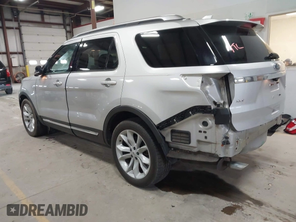 ✅ 2016 Ford Explorer XLT • VIN: 1FM5K7D87GGB86285 • Lot: 44603653. Wystawiony na IAAI z przebiegiem 100 589 mil. Bezpłatny archiwum sprzedaży aukcyjnych z USA i szczegółowy raport historii pojazdu na DreamBid. Zdjęcie 3.