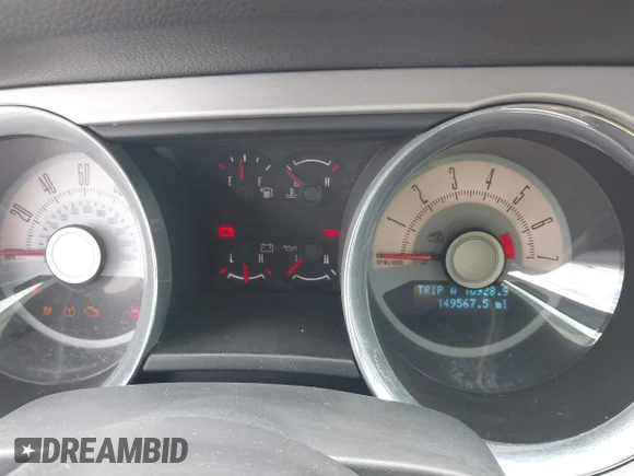 ✅ 2010 Ford Mustang V6 • VIN: 1ZVBP8AN6A5115295 • Lot: 44783144. Wystawiony na IAAI z przebiegiem 149 567 mil. Bezpłatny archiwum sprzedaży aukcyjnych z USA i szczegółowy raport historii pojazdu na DreamBid. Zdjęcie 7.