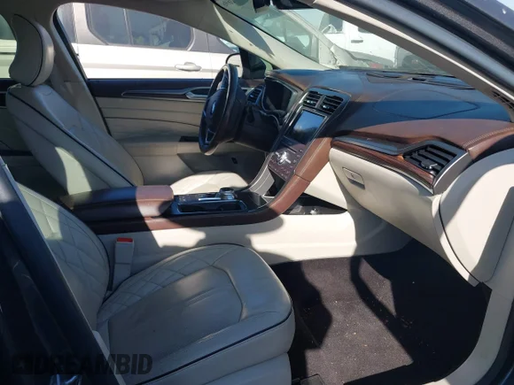 ✅ 2017 Ford Fusion Titanium • VIN: 3FA6P0SU5HR105477 • Лот: 41072696. Опубліковано раніше на IAAI з пробігом 92 926 миль. Безкоштовний доступ до архіву аукціонних продажів зі США та докладний звіт про історію автомобіля на DreamBid. Зображення 5.