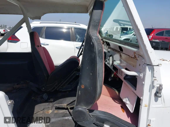 ✅ 1986 Jeep CJ • VIN: 1JCUM87AXGT062483 • Lot: 45172427. Listed on IAAI with 161,580 mi. Free auction sales archive from the USA and detailed vehicle history report at DreamBid. Image 5.