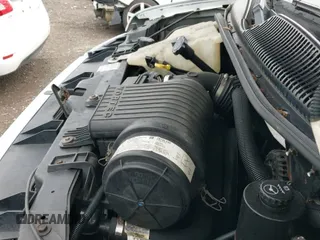 ✅ 2005 GMC Savana Cargo YF7 Upfitter • VIN: 1GDFG15TX51100456 • Lot: 42711052. Listed on IAAI with 256,014 mi. Free auction sales archive from the USA and detailed vehicle history report at DreamBid. Image 19.