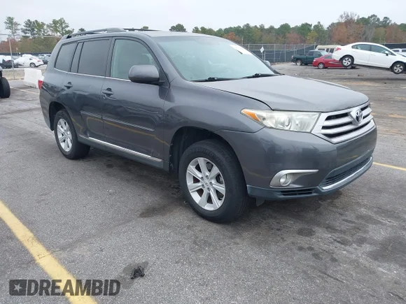 ✅ 2012 Toyota Highlander • VIN: 5TDZA3EH5CS026552 • Lot: 43758488. Wystawiony na IAAI z przebiegiem 234 524 mil. Bezpłatny archiwum sprzedaży aukcyjnych z USA i szczegółowy raport historii pojazdu na DreamBid. Zdjęcie 1.