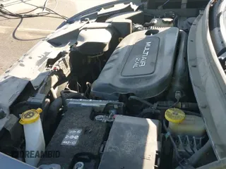 ✅ 2017 Jeep Cherokee 75th Anniversary Edition • VIN: 1C4PJLCB5HW549471 • Lot: 41752346. Wystawiony na IAAI z przebiegiem 118 858 mil. Bezpłatny archiwum sprzedaży aukcyjnych z USA i szczegółowy raport historii pojazdu na DreamBid. Zdjęcie 19.