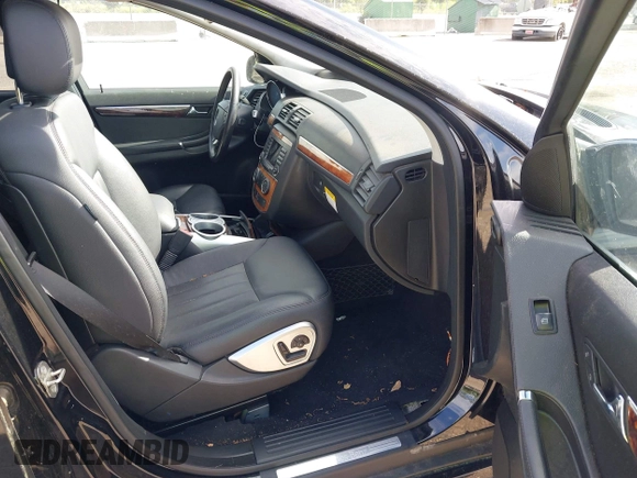✅ 2006 Mercedes-Benz R 5.0L • VIN: 4JGCB75E96A025935 • Лот: 42652638. Опубліковано раніше на IAAI з пробігом 130 799 миль. Безкоштовний доступ до архіву аукціонних продажів зі США та докладний звіт про історію автомобіля на DreamBid. Зображення 5.