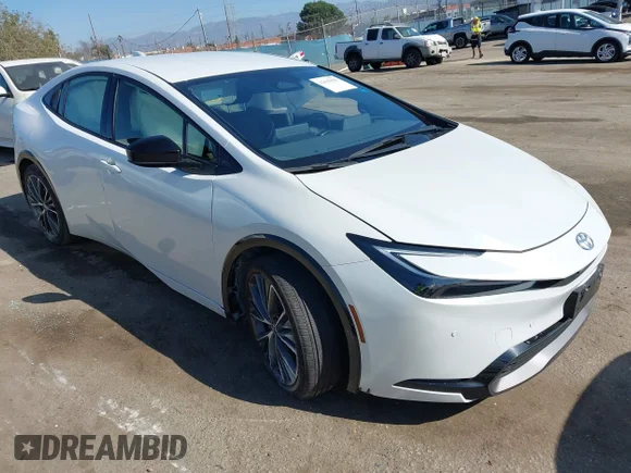 ✅ 2024 Toyota Prius LE • VIN: JTDACAAU2R3033144 • Lot: 43639599. Wystawiony na IAAI z przebiegiem 18 645 mil. Bezpłatny archiwum sprzedaży aukcyjnych z USA i szczegółowy raport historii pojazdu na DreamBid. Zdjęcie 1.