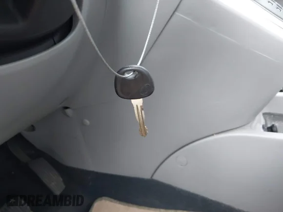 ✅ 2008 Kia Rondo LX • VIN: KNAFG526287137946 • Лот: 42642168. Опубліковано раніше на IAAI з пробігом 81 278 миль. Безкоштовний доступ до архіву аукціонних продажів зі США та докладний звіт про історію автомобіля на DreamBid. Зображення 11.