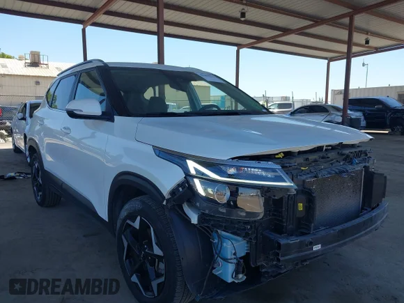 ✅ 2024 Kia Seltos EX • VIN: KNDER2AA2R7617838 • Lot: 45068129. Wystawiony na IAAI z przebiegiem 41 765 mil. Bezpłatny archiwum sprzedaży aukcyjnych z USA i szczegółowy raport historii pojazdu na DreamBid. Zdjęcie 1.