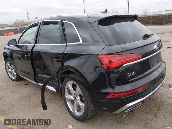 ✅ 2023 Audi Q5 S line Premium Plus • VIN: WA1EAAFY1P2010650 • Lot: 44727613. Wystawiony na IAAI z przebiegiem 44 595 mil. Bezpłatny archiwum sprzedaży aukcyjnych z USA i szczegółowy raport historii pojazdu na DreamBid. Zdjęcie 3.