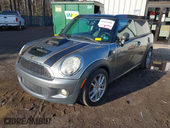 ✅ 2010 MINI Clubman S • VIN: WMWMM3C5XATP75689 • Лот: 41524909. Опубликован ранее на IAAI с пробегом 127 396 миль. Бесплатный доступ к архиву аукционных продаж из США и подробный отчёт об истории автомобиля на DreamBid. Изображение 2.