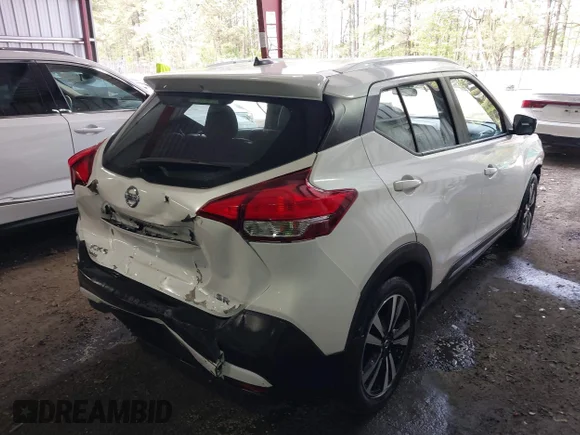 ✅ 2019 Nissan Kicks SV • VIN: 3N1CP5CUXKL502446 • Lot: 44807539. Wystawiony na IAAI z przebiegiem 92 004 mil. Bezpłatny archiwum sprzedaży aukcyjnych z USA i szczegółowy raport historii pojazdu na DreamBid. Zdjęcie 4.