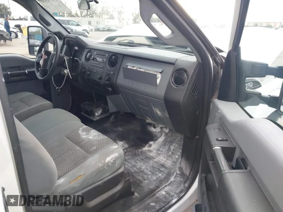 ✅ 2015 Ford F-250 XLT • VIN: 1FT7X2A69FEA14371 • Lot: 43618506. Wystawiony na IAAI z przebiegiem 90 491 mil. Bezpłatny archiwum sprzedaży aukcyjnych z USA i szczegółowy raport historii pojazdu na DreamBid. Zdjęcie 5.