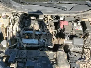 ✅ 2021 Nissan Versa SV • VIN: 3N1CN8EV0ML886138 • Lot: 90412245. Listed on Copart with 85,823 mi. Free auction sales archive from the USA and detailed vehicle history report at DreamBid. Image 13.