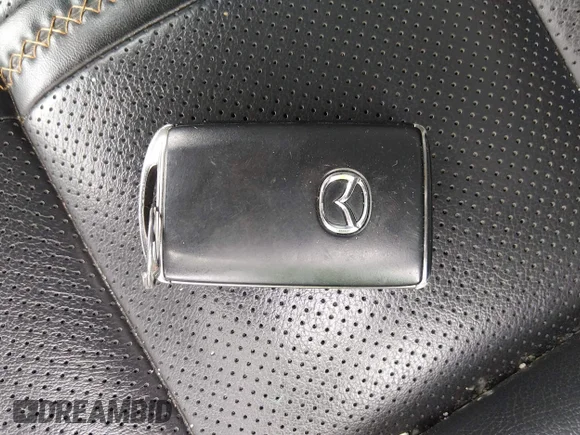 ✅ 2023 Mazda CX-50 Premium • VIN: 7MMVABDY8PN105509 • Lot: 45162693. Wystawiony na IAAI z przebiegiem 43 799 mil. Bezpłatny archiwum sprzedaży aukcyjnych z USA i szczegółowy raport historii pojazdu na DreamBid. Zdjęcie 11.