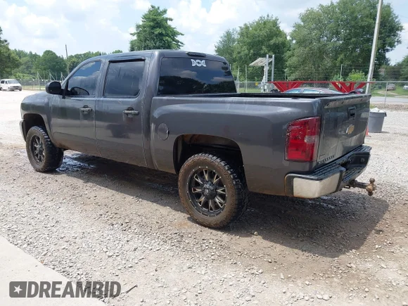 ✅ 2011 Chevrolet Silverado 1500 LT • VIN: 3GCPKSEA5BG216494 • Lot: 42683144. Wystawiony na IAAI z przebiegiem 261 539 mil. Bezpłatny archiwum sprzedaży aukcyjnych z USA i szczegółowy raport historii pojazdu na DreamBid. Zdjęcie 3.