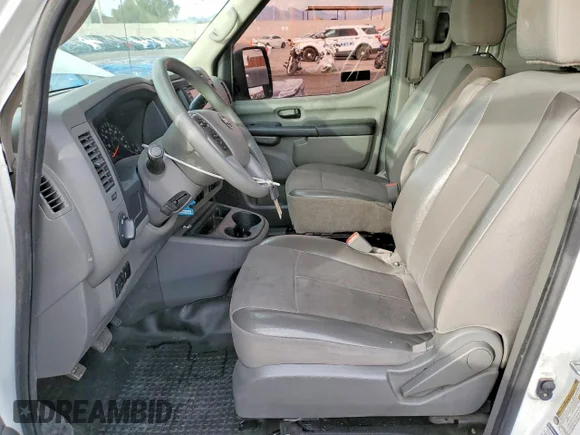 ✅ 2020 Nissan NV Cargo SV • VIN: 1N6BF0KMXLN809565 • Lot: 79659775. Wystawiony na Copart z przebiegiem 149 334 mil. Bezpłatny archiwum sprzedaży aukcyjnych z USA i szczegółowy raport historii pojazdu na DreamBid. Zdjęcie 7.