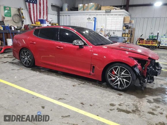 ✅ 2018 Kia Stinger GT2 • VIN: KNAE55LC7J6011762 • Лот: 51837305. Опубліковано раніше на Copart з пробігом 63 897 миль. Безкоштовний доступ до архіву аукціонних продажів зі США та докладний звіт про історію автомобіля на DreamBid. Зображення 4.