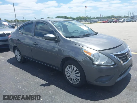 ✅ 2016 Nissan Versa S • VIN: 3N1CN7AP7GL826699 • Lot: 44887119. Wystawiony na IAAI z przebiegiem 90 630 mil. Bezpłatny archiwum sprzedaży aukcyjnych z USA i szczegółowy raport historii pojazdu na DreamBid. Zdjęcie 1.