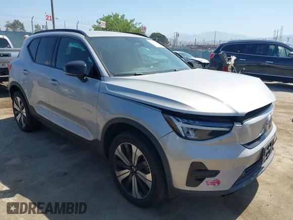 ✅ 2023 Volvo XC40 Core • VIN: YV4ED3UK7P2069884 • Лот: 45166118. Опубликован ранее на IAAI с пробегом 41 288 миль. Бесплатный доступ к архиву аукционных продаж из США и подробный отчёт об истории автомобиля на DreamBid. Изображение 1.