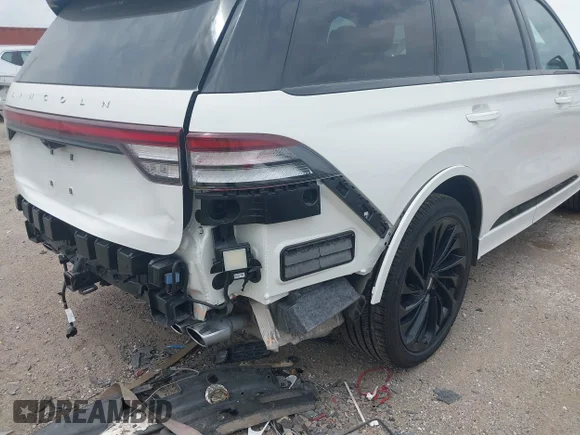 ✅ 2025 Lincoln Aviator Reserve • VIN: 5LM5J7XC2SGL13422 • Лот: 42214788. Опубліковано раніше на IAAI з пробігом 5 005 миль. Безкоштовний доступ до архіву аукціонних продажів зі США та докладний звіт про історію автомобіля на DreamBid. Зображення 12.