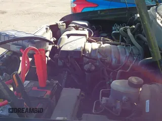 ✅ 2001 Toyota Sequoia SR5 • VIN: 5TDBT44A71S031741 • Lot: 43790394. Wystawiony na IAAI z przebiegiem 199 759 mil. Bezpłatny archiwum sprzedaży aukcyjnych z USA i szczegółowy raport historii pojazdu na DreamBid. Zdjęcie 12.