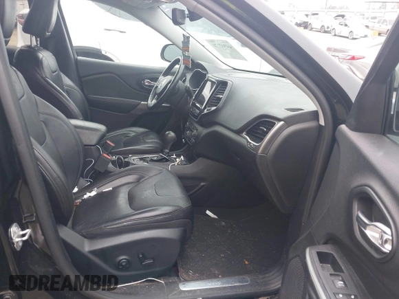 ✅ 2020 Jeep Cherokee Limited • VIN: 1C4PJLDB1LD568408 • Lot: 44502171. Wystawiony na IAAI z przebiegiem 96 414 mil. Bezpłatny archiwum sprzedaży aukcyjnych z USA i szczegółowy raport historii pojazdu na DreamBid. Zdjęcie 5.