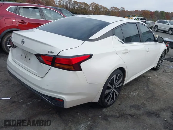 ✅ 2019 Nissan Altima SR • VIN: 1N4BL4CV9KN318399 • Lot: 43697226. Wystawiony na IAAI z przebiegiem 105 394 mil. Bezpłatny archiwum sprzedaży aukcyjnych z USA i szczegółowy raport historii pojazdu na DreamBid. Zdjęcie 4.