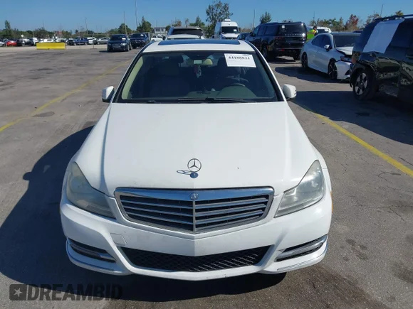 ✅ 2014 Mercedes-Benz C 300 Sport • VIN: WDDGF8AB8EA956782 • Лот: 44188821. Опубліковано раніше на IAAI з пробігом 167 074 миль. Безкоштовний доступ до архіву аукціонних продажів зі США та докладний звіт про історію автомобіля на DreamBid. Зображення 6.