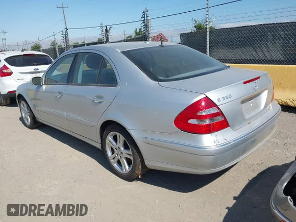✅ 2006 Mercedes-Benz E 350 • VIN: WDBUF56J86A965767 • Lot: 45416173. Wystawiony na IAAI z przebiegiem 109 881 mil. Bezpłatny archiwum sprzedaży aukcyjnych z USA i szczegółowy raport historii pojazdu na DreamBid. Zdjęcie 3.