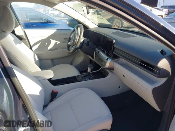 ✅ 2025 Hyundai Kona SEL • VIN: KM8HB3AB6SU214044 • Lot: 44232336. Wystawiony na IAAI z przebiegiem 25 378 mil. Bezpłatny archiwum sprzedaży aukcyjnych z USA i szczegółowy raport historii pojazdu na DreamBid. Zdjęcie 5.