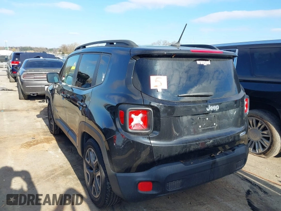 ✅ 2017 Jeep Renegade Latitude • VIN: ZACCJABB8HPE74492 • Lot: 43848323. Wystawiony na IAAI z przebiegiem 103 629 mil. Bezpłatny archiwum sprzedaży aukcyjnych z USA i szczegółowy raport historii pojazdu na DreamBid. Zdjęcie 3.