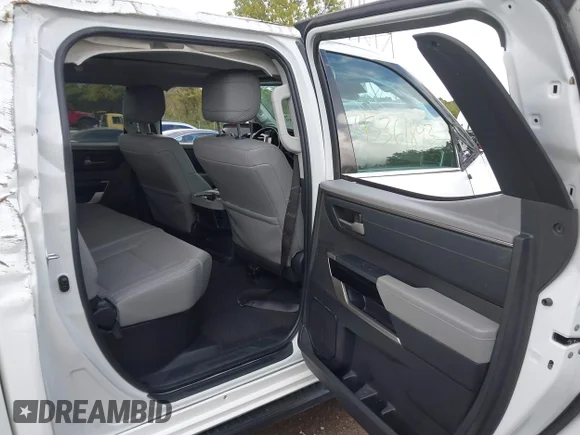 ✅ 2022 Toyota Tundra Limited • VIN: 5TFJA5DB7NX021209 • Lot: 43361893. Wystawiony na IAAI z przebiegiem 30 445 mil. Bezpłatny archiwum sprzedaży aukcyjnych z USA i szczegółowy raport historii pojazdu na DreamBid. Zdjęcie 8.