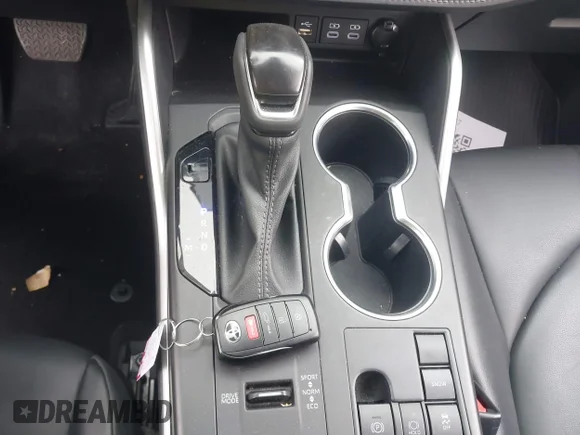 ✅ 2024 Toyota Highlander XSE • VIN: 5TDKDRAH4RS528365 • Lot: 43595802. Wystawiony na IAAI z przebiegiem 31 287 mil. Bezpłatny archiwum sprzedaży aukcyjnych z USA i szczegółowy raport historii pojazdu na DreamBid. Zdjęcie 11.