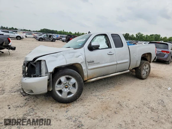 ✅ 2011 Chevrolet Silverado 1500 LT • VIN: 1GCRCSE01BZ200242 • Lot: 51787386. Wystawiony na Copart z przebiegiem Nie podano. Bezpłatny archiwum sprzedaży aukcyjnych z USA i szczegółowy raport historii pojazdu na DreamBid. Zdjęcie 1.