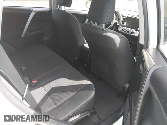 ✅ 2016 Toyota RAV4 LE • VIN: JTMBFREV3GD191108 • Лот: 45454298. Опубліковано раніше на IAAI з пробігом 133 939 миль. Безкоштовний доступ до архіву аукціонних продажів зі США та докладний звіт про історію автомобіля на DreamBid. Зображення 8.