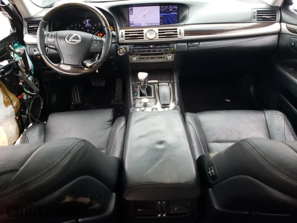 ✅ 2013 Lexus LS 460 • VIN: JTHBL5EF1D5117393 • Лот: 83351464. Опубликован ранее на Copart с пробегом 166 616 миль. Бесплатный доступ к архиву аукционных продаж из США и подробный отчёт об истории автомобиля на DreamBid. Изображение 8.