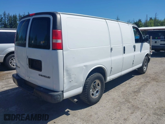 ✅ 2006 Chevrolet Express Cargo • VIN: 1GCFG15X561178118 • Lot: 42609852. Wystawiony na IAAI z przebiegiem 300 347 mil. Bezpłatny archiwum sprzedaży aukcyjnych z USA i szczegółowy raport historii pojazdu na DreamBid. Zdjęcie 4.