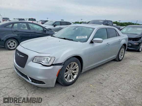 ✅ 2019 Chrysler 300 Touring • VIN: 2C3CCAAG1KH648021 • Lot: 50486286. Wystawiony na Copart z przebiegiem 142 894 mil. Bezpłatny archiwum sprzedaży aukcyjnych z USA i szczegółowy raport historii pojazdu na DreamBid. Zdjęcie 1.