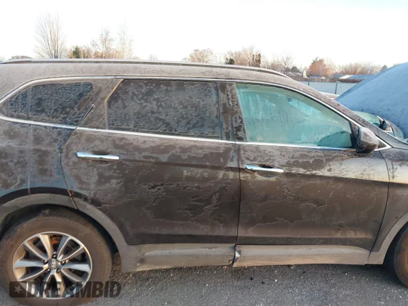 ✅ 2017 Hyundai Santa Fe SE • VIN: KM8SMDHF8HU181412 • Lot: 44046753. Wystawiony na IAAI z przebiegiem 256 253 mil. Bezpłatny archiwum sprzedaży aukcyjnych z USA i szczegółowy raport historii pojazdu na DreamBid. Zdjęcie 6.