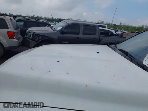 ✅ 2014 Ram 2500 Tradesman • VIN: 3C6UR4HJ8EG327963 • Лот: 44713478. Опубліковано раніше на IAAI з пробігом 204 520 миль. Безкоштовний доступ до архіву аукціонних продажів зі США та докладний звіт про історію автомобіля на DreamBid. Зображення 13.