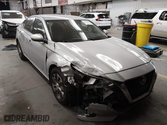 ✅ 2021 Nissan Altima S • VIN: 1N4BL4BV8MN301520 • Lot: 44970083. Wystawiony na IAAI z przebiegiem 87 617 mil. Bezpłatny archiwum sprzedaży aukcyjnych z USA i szczegółowy raport historii pojazdu na DreamBid. Zdjęcie 1.