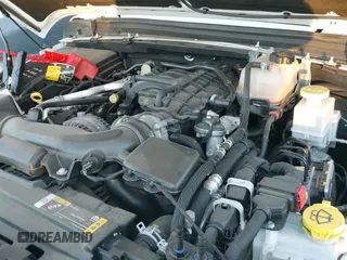 ✅ 2023 Jeep Gladiator Rubicon • VIN: 1C6JJTBG5PL566958 • Lot: 41583355. Wystawiony na IAAI z przebiegiem 18 568 mil. Bezpłatny archiwum sprzedaży aukcyjnych z USA i szczegółowy raport historii pojazdu na DreamBid. Zdjęcie 19.