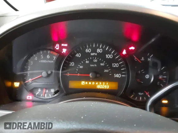 ✅ 2004 Nissan Titan LE • VIN: 1N6AA07B64N536420 • Lot: 43396156. Wystawiony na IAAI z przebiegiem 180 093 mil. Bezpłatny archiwum sprzedaży aukcyjnych z USA i szczegółowy raport historii pojazdu na DreamBid. Zdjęcie 7.